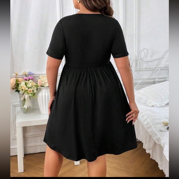 SHEIN Black V-Neck Ruched Empire Waist Dress - Picture 2 of 5